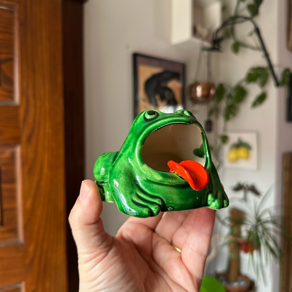 Vintage Ceramic Occupied Japan Frog Figurine Hand Made Ashtray MCM